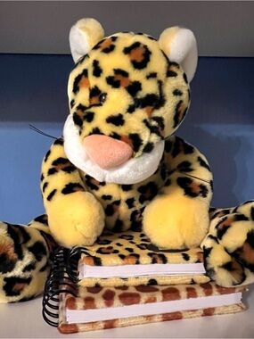Enesco Nici Spotted Leopard Chettah Plush Stuffed Animal w/ 2 Notebooks